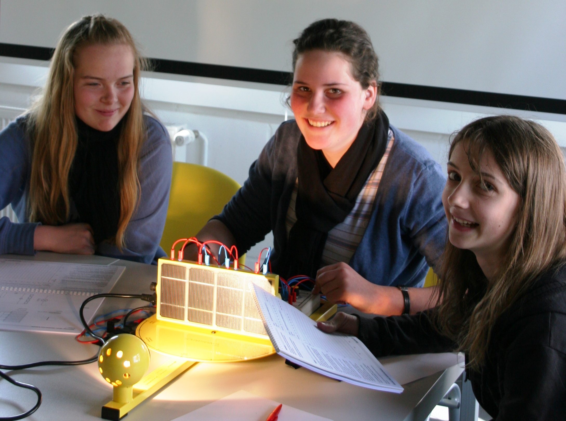 Girls' Day 2010 bei IKS Photovoltaik 